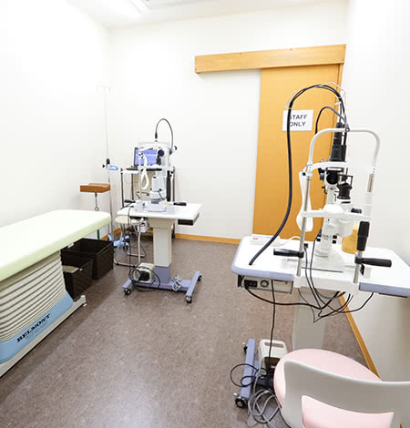 中浦和眼科医院の処置室